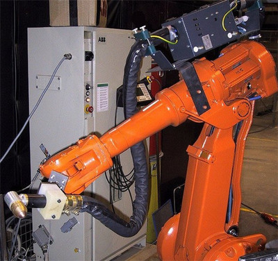 河南工業(yè)機(jī)器人市場概覽 玉興數(shù)控及價(jià)格淺析