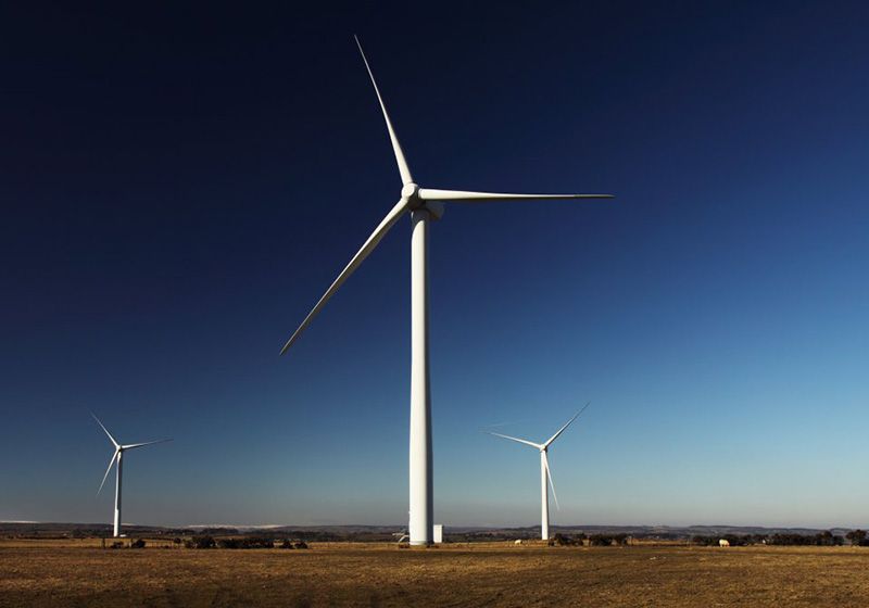 大型風(fēng)力發(fā)電機(jī)旁的居住體驗(yàn)